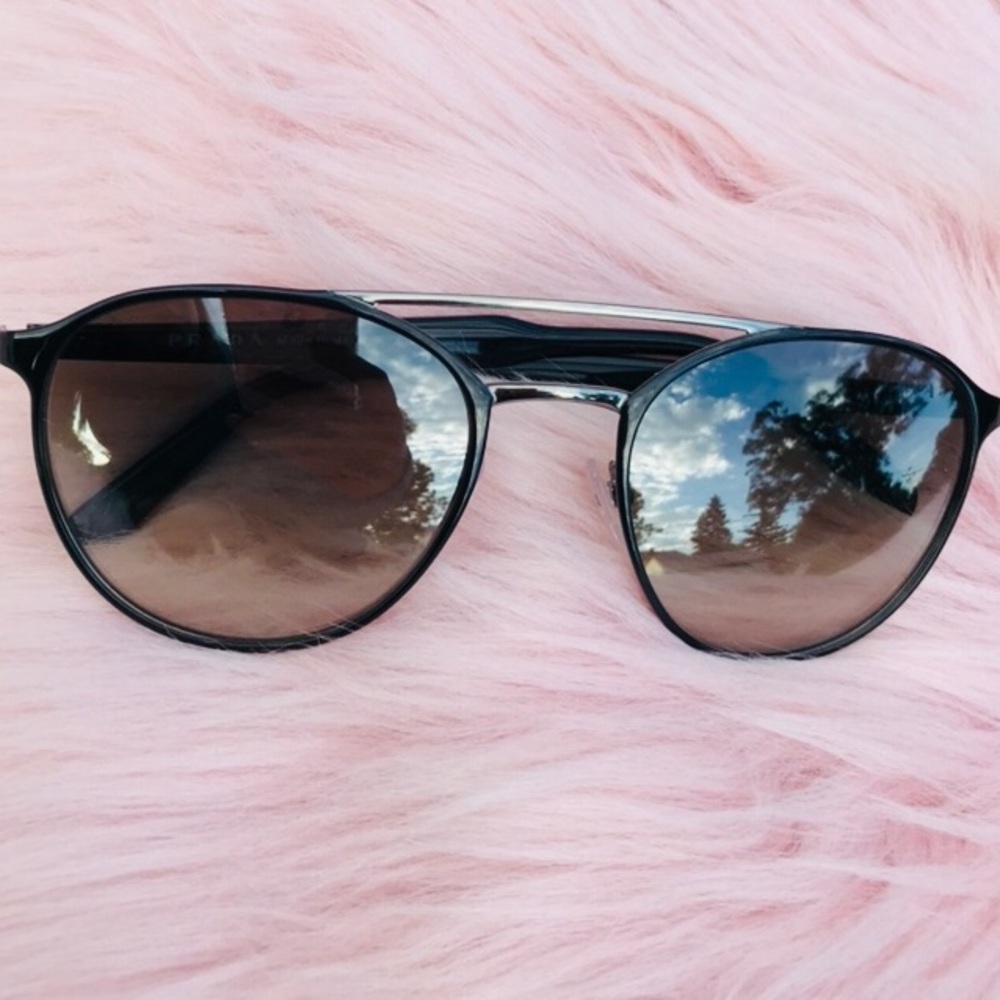 Prada Sunglasses 🕶